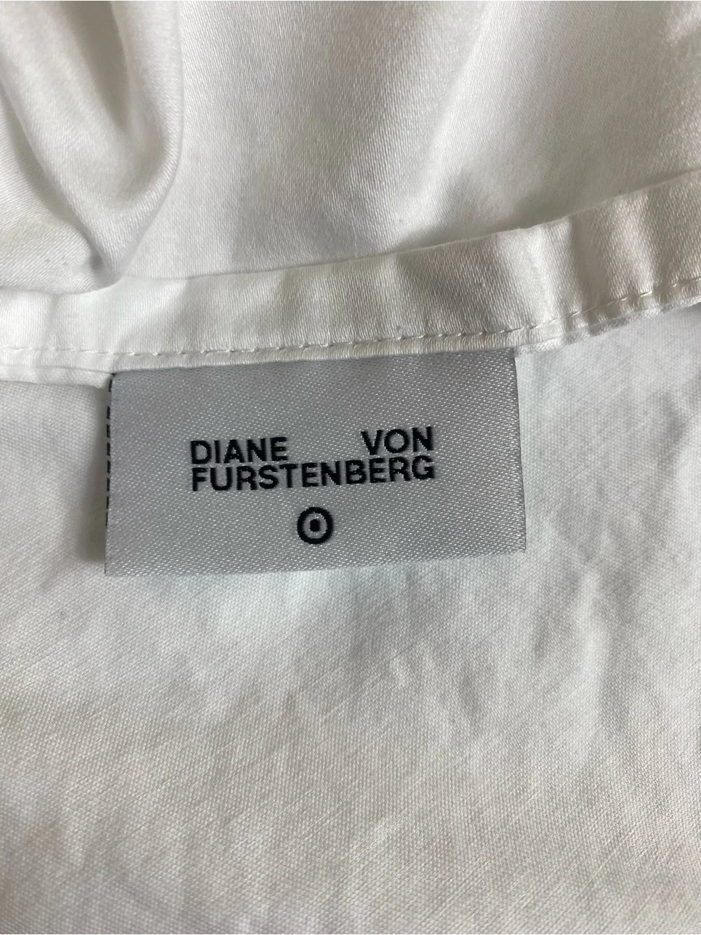 Diane Von Furstenberg White 2 pc sheet set with Black Chain Embroidery